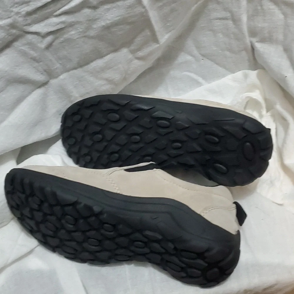 Shoes - Picture 3 of 3